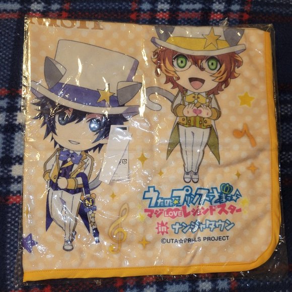 Uta no Prince-sama STARISH Cute Chibi White Tuxedo Cats Yellow Tapestry Throw - Picture 5 of 5